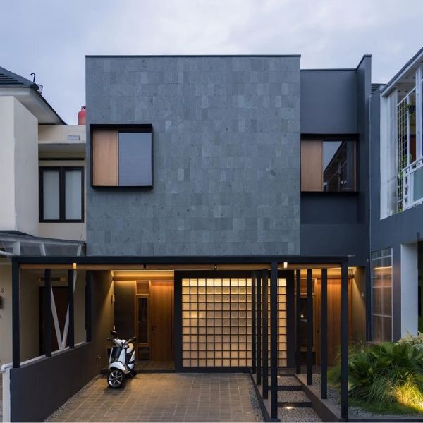 Rumah Industrial Kombinasi Besi dan Kayu